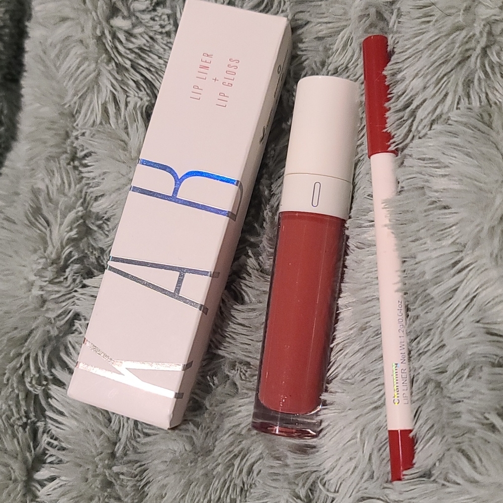 KAB Lip Liner and Lip glosses in Charming